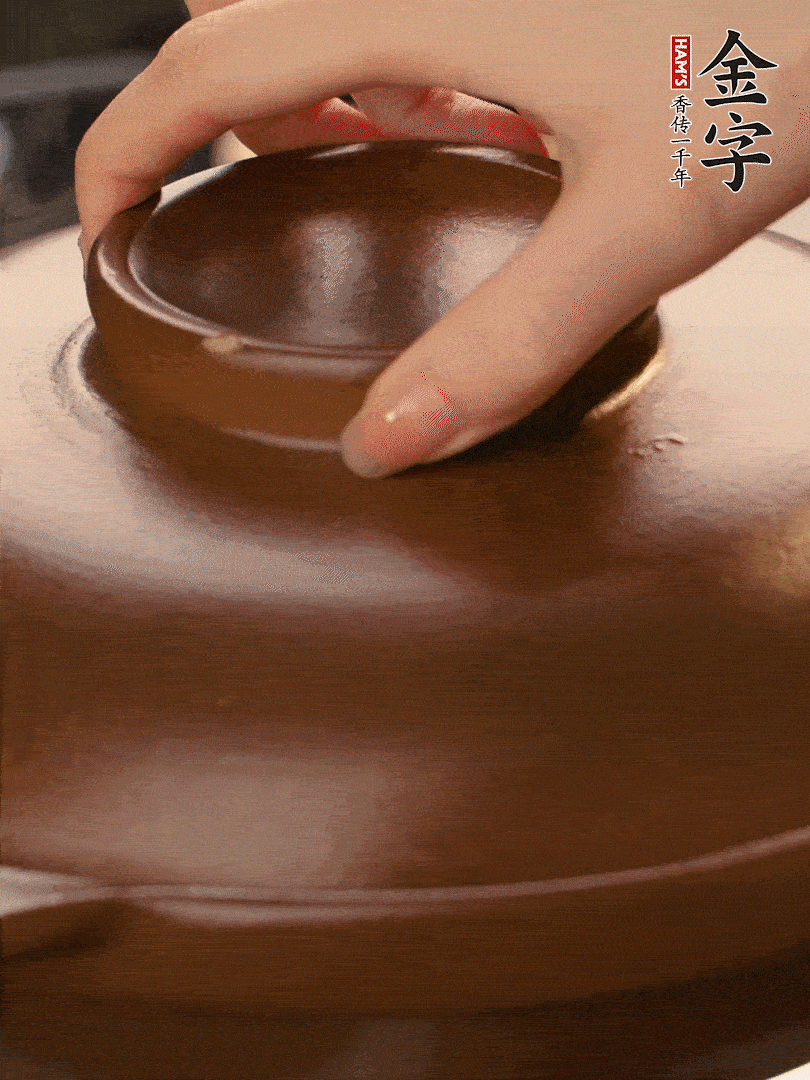 再下日本豆腐煮3分鐘。