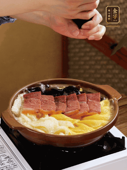 加水沒過食材，煮15-20分鐘